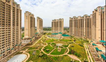 3 BHK Apartment / Flat for Sale in Noida Greater Noida Express Way, Noida