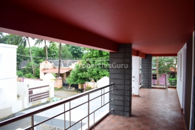 3 BHK Villa / House for Sale in Kaiparambu, Thrissur